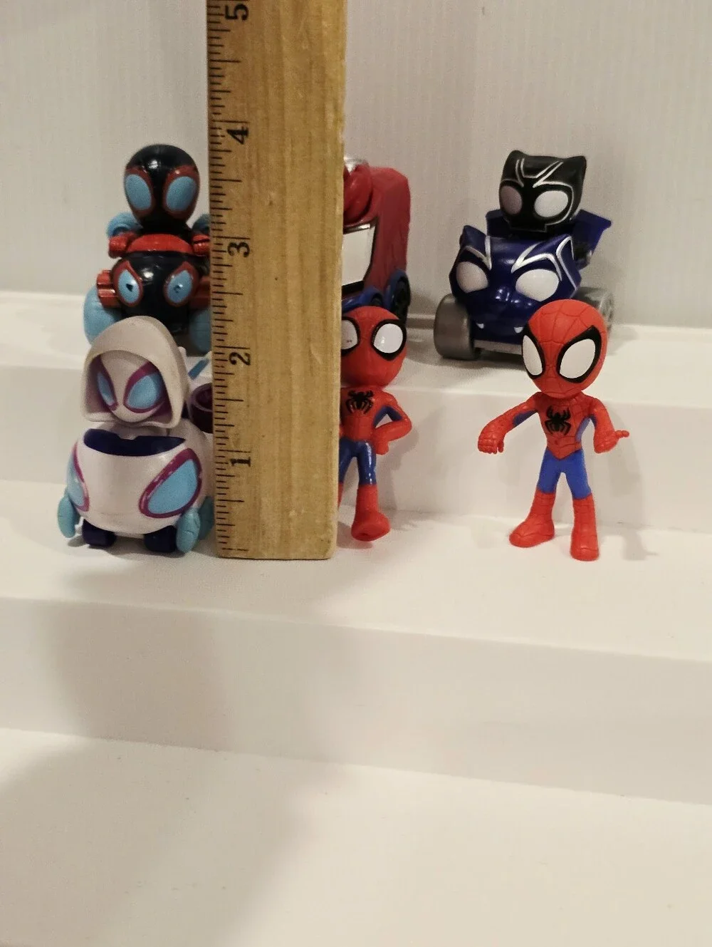 Marvel Spidey & His Amazing Friends Web Squad Racers and Figure Set